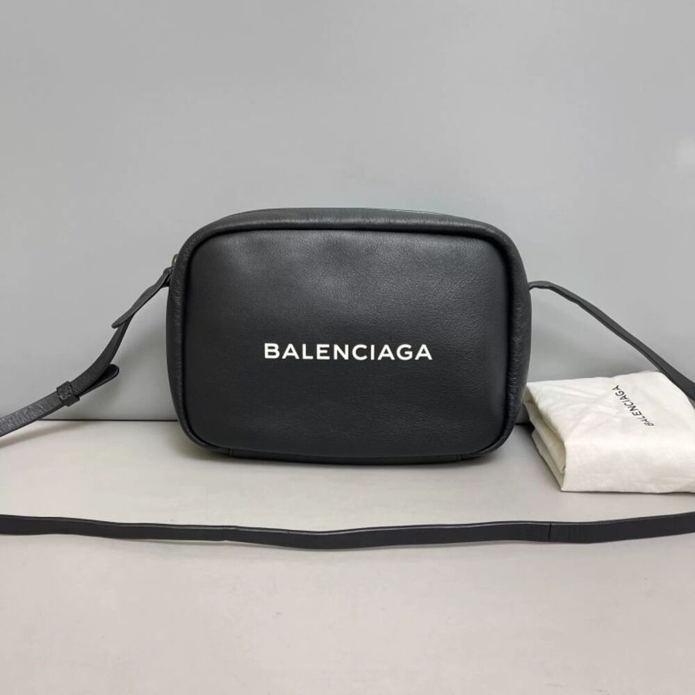 Balenciaga Women Pre-Loved Bag Very Good Condition